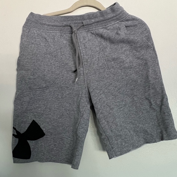 Men’s Grey under armour sweat shorts - Picture 1 of 4